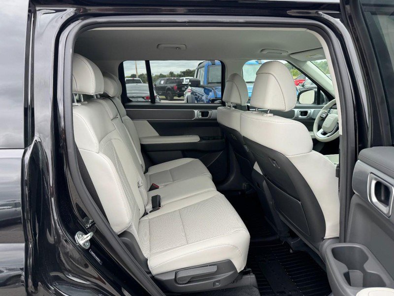 Used 2025 Hyundai Santa Fe SEL AWD/4WD image 10