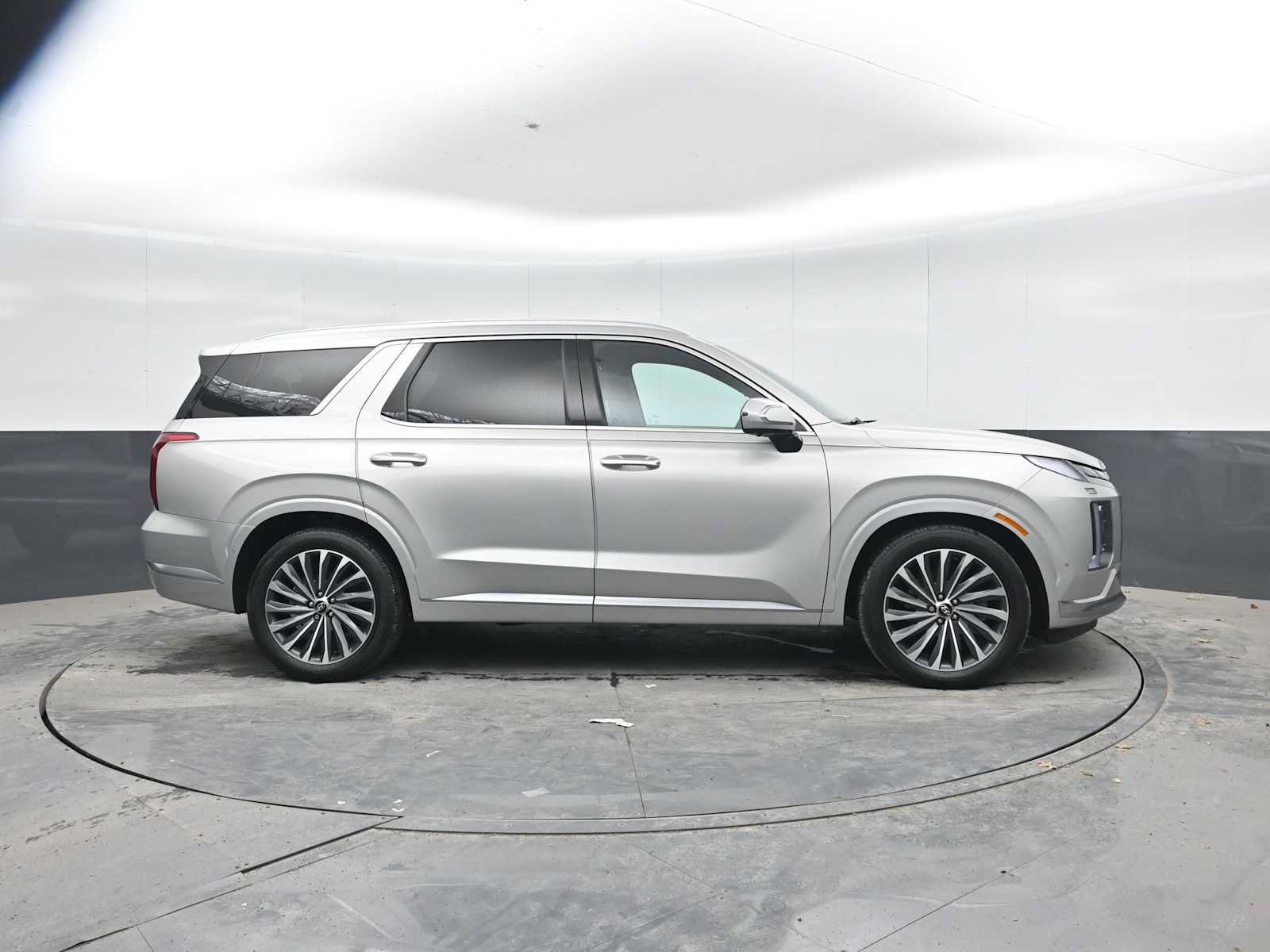 Used 2025 Hyundai Palisade Calligraphy AWD/4WD image 9