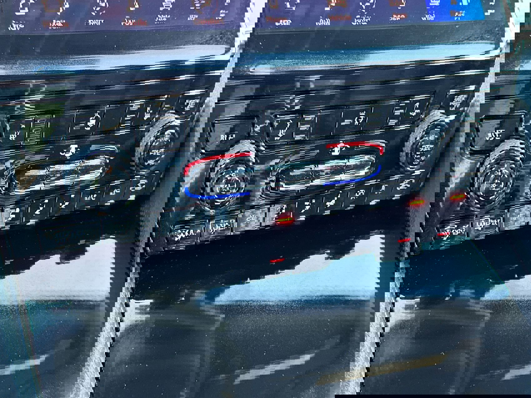 Used 2025 Jeep Grand Cherokee Limited image 19