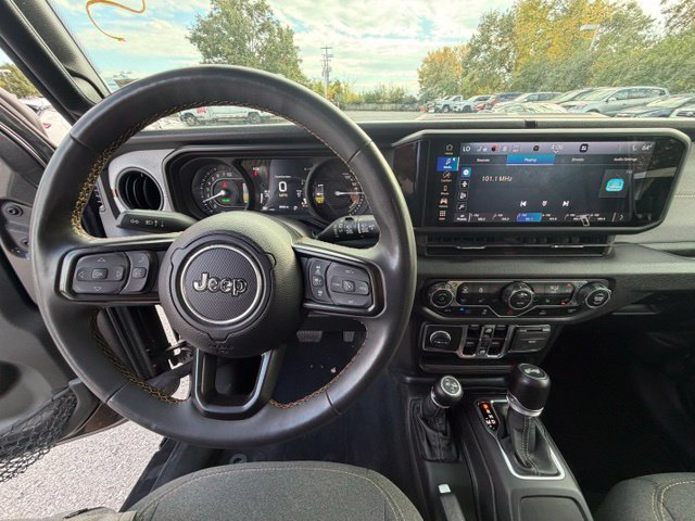 Used 2024 Jeep Wrangler Unlimited w/ Convenience Group AWD/4WD image 6
