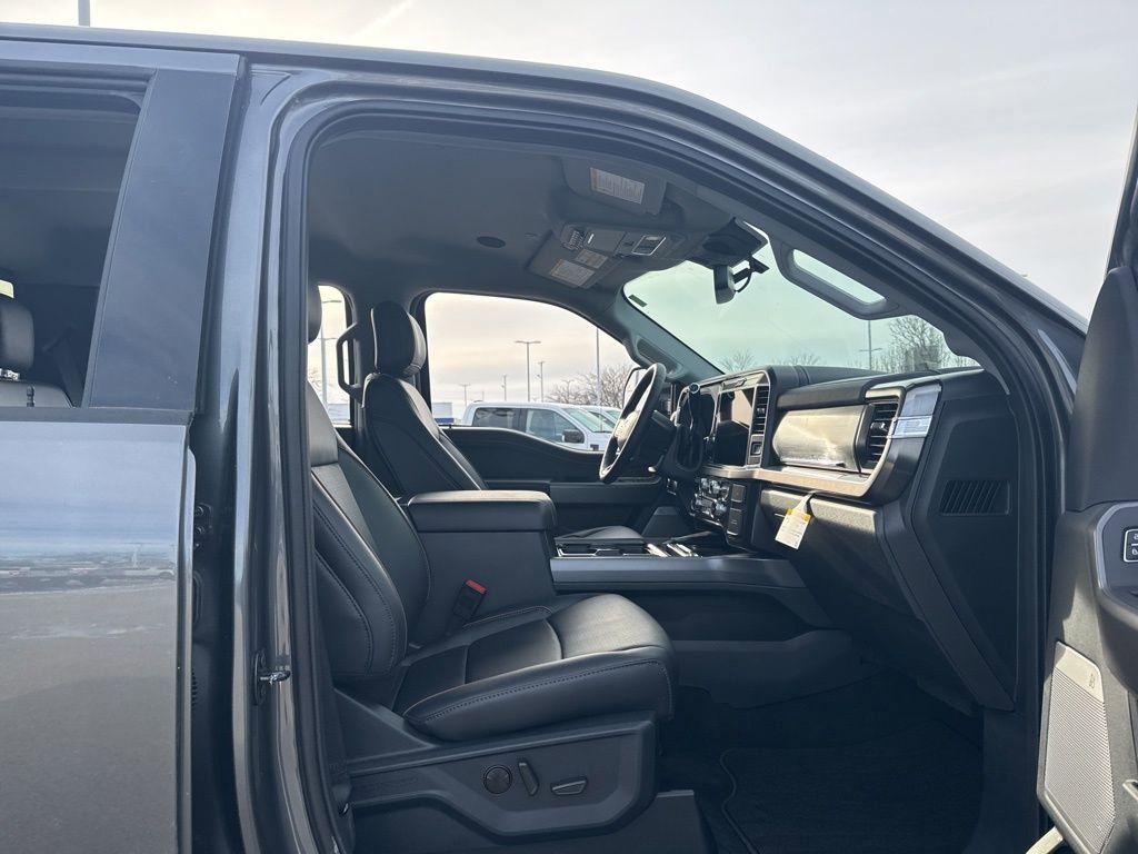 New 2026 Ford F250 Lariat w/ Black Appearance Package image 23