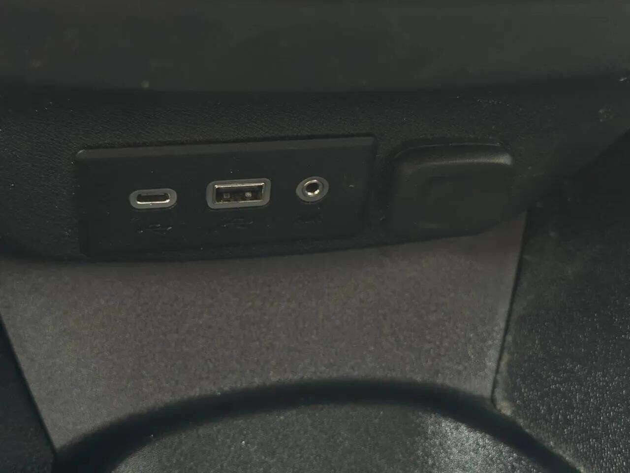 Used 2019 Chevrolet Malibu RS FWD image 13