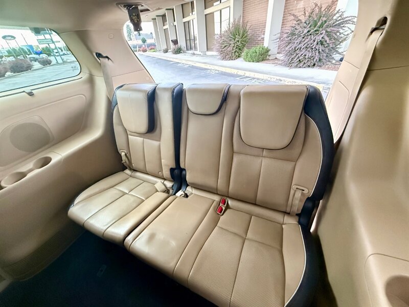 Used 2018 Kia Sedona LX w/ LX Essentials Premium Package FWD image 11