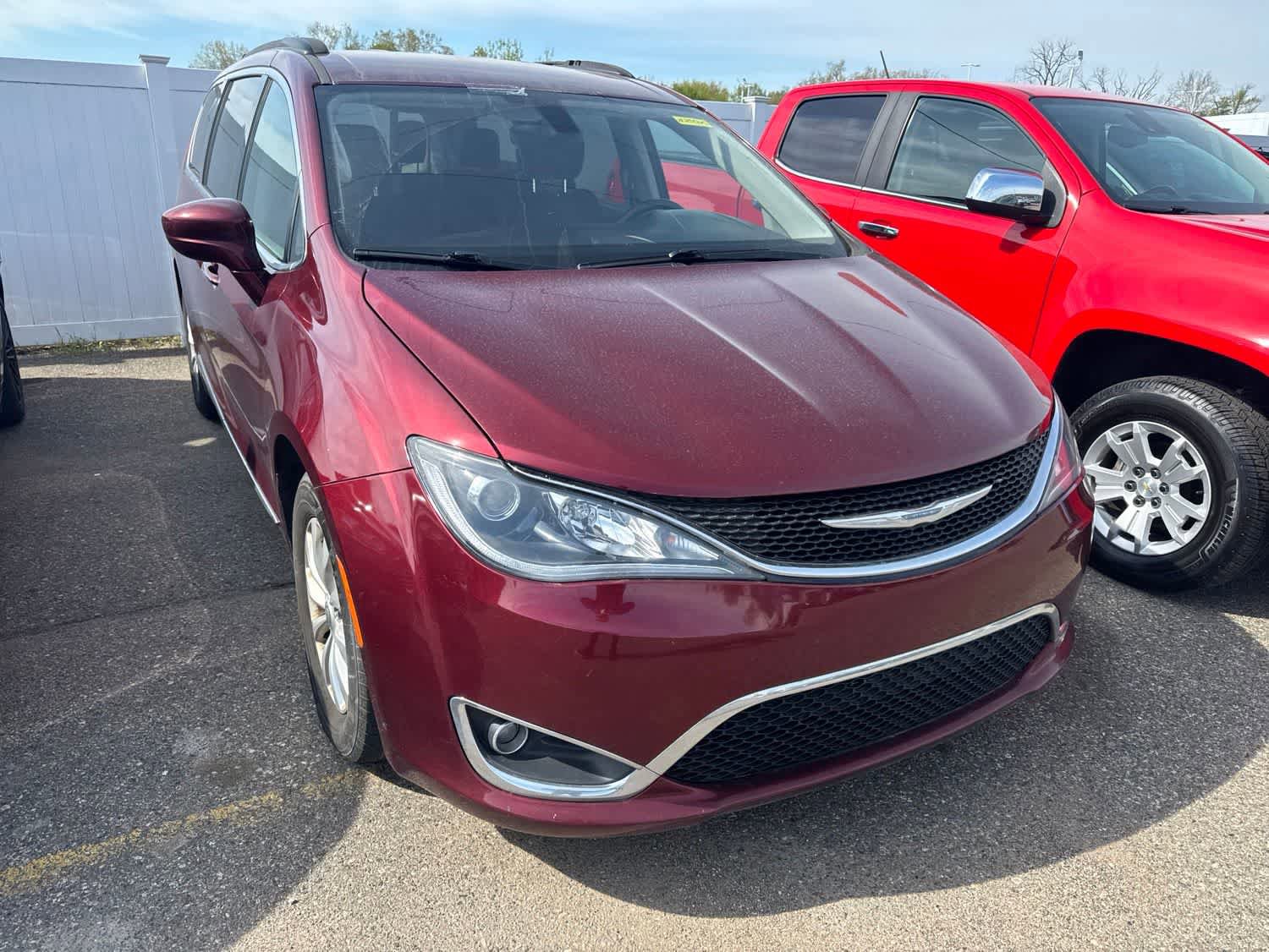 Used 2017 Chrysler Pacifica Touring-L FWD image 8