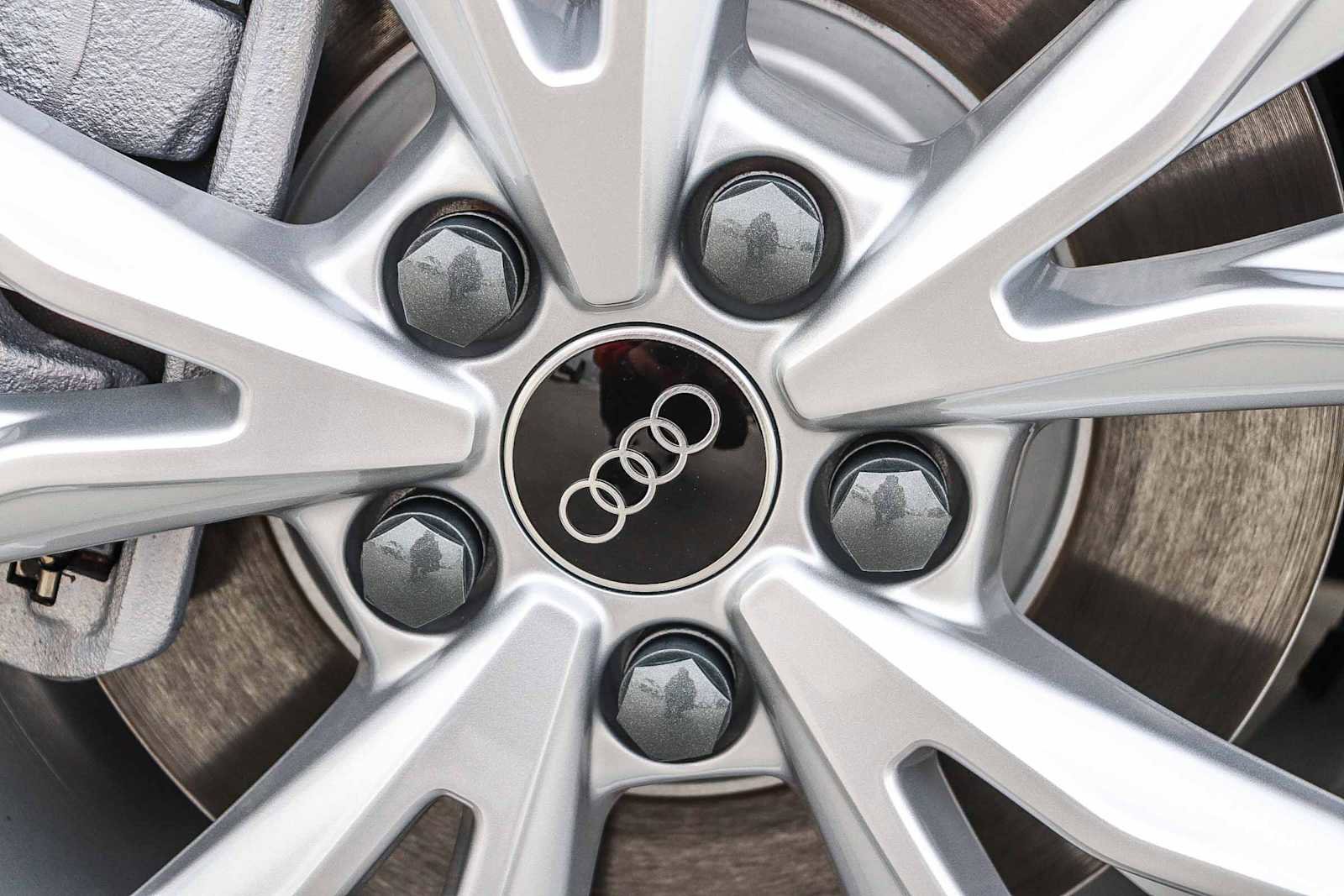 New 2025 Audi Q3 2.0T Premium image 13