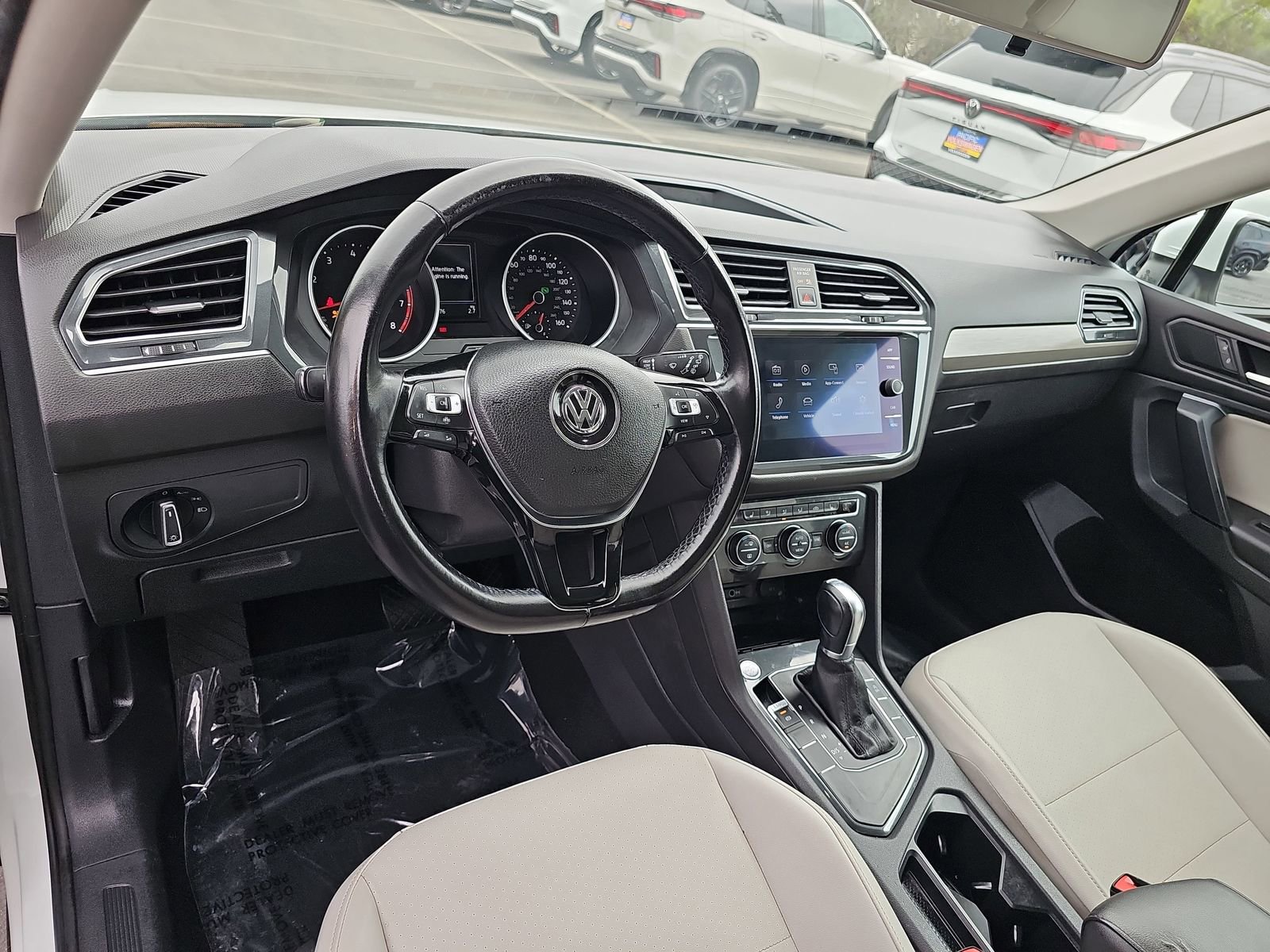 Used 2019 Volkswagen Tiguan SE w/ Panoramic Sunroof Package image 17