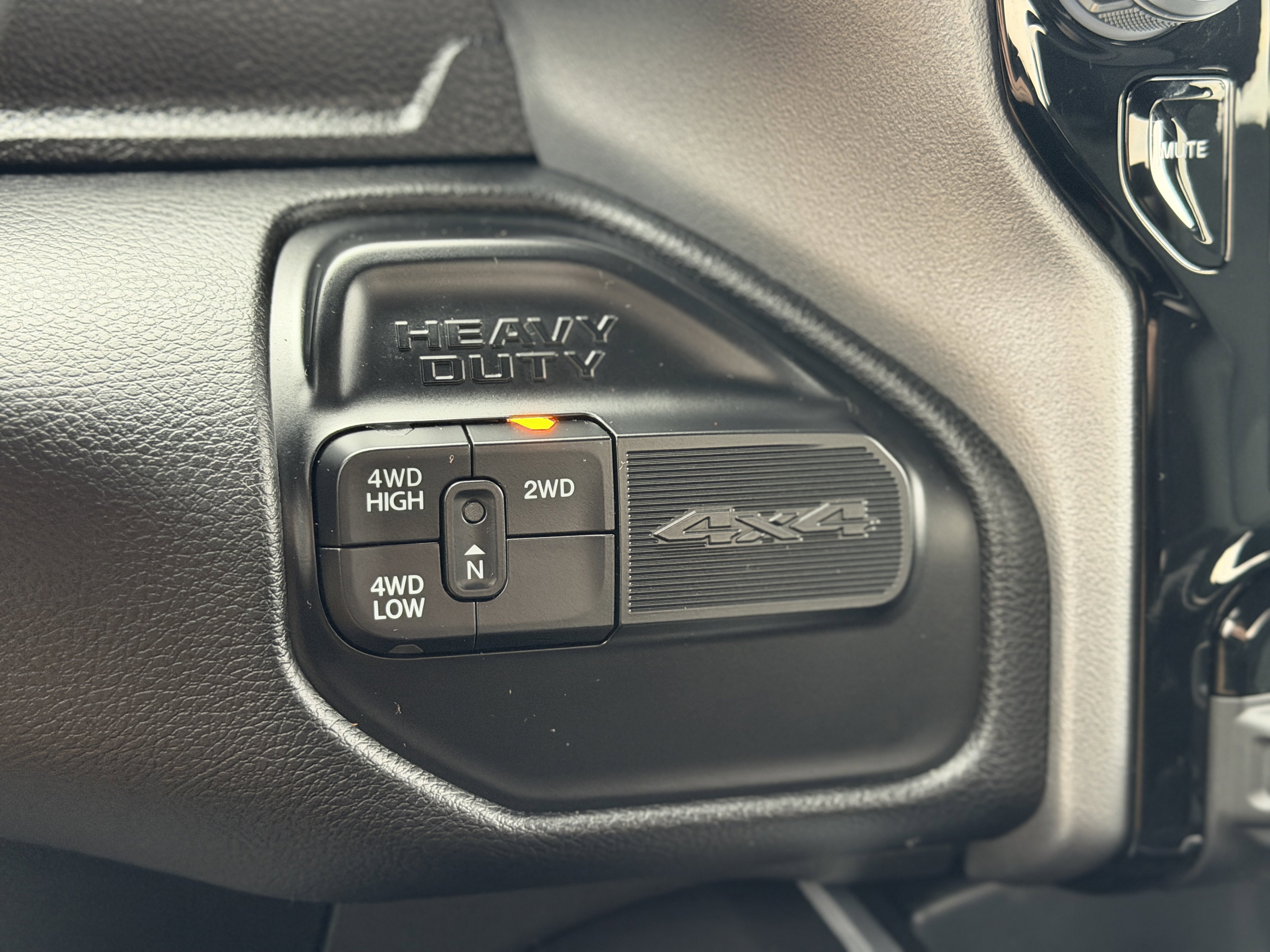 Used 2024 RAM 2500 Big Horn w/ Sport Appearance Package image 19