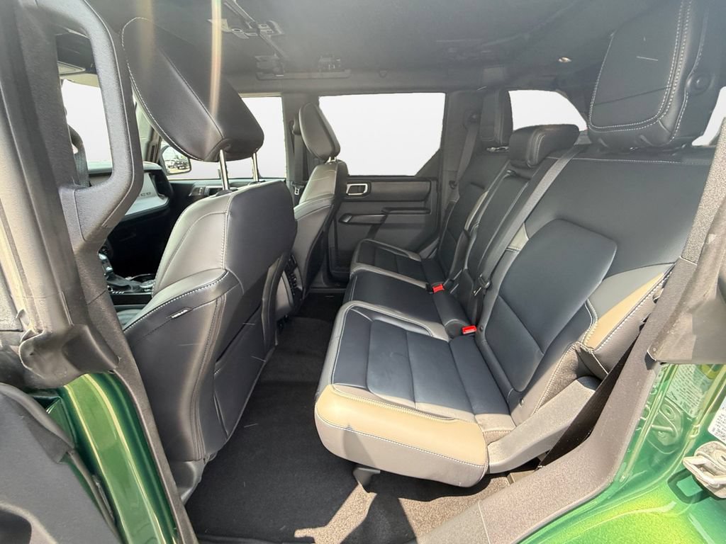 Used 2025 Ford Bronco Outer Banks AWD/4WD image 15