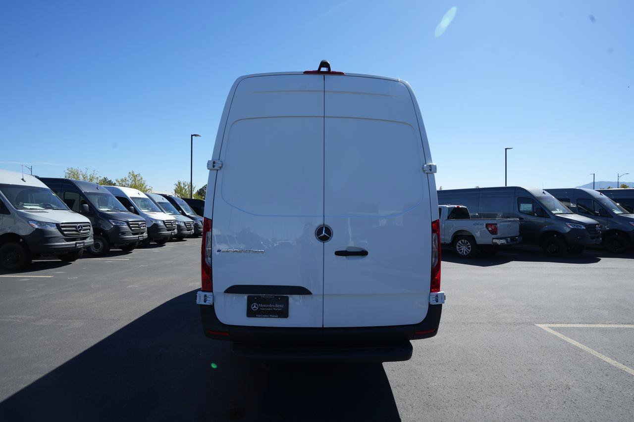 New 2025 Mercedes-Benz eSprinter 170 Cargo image 7