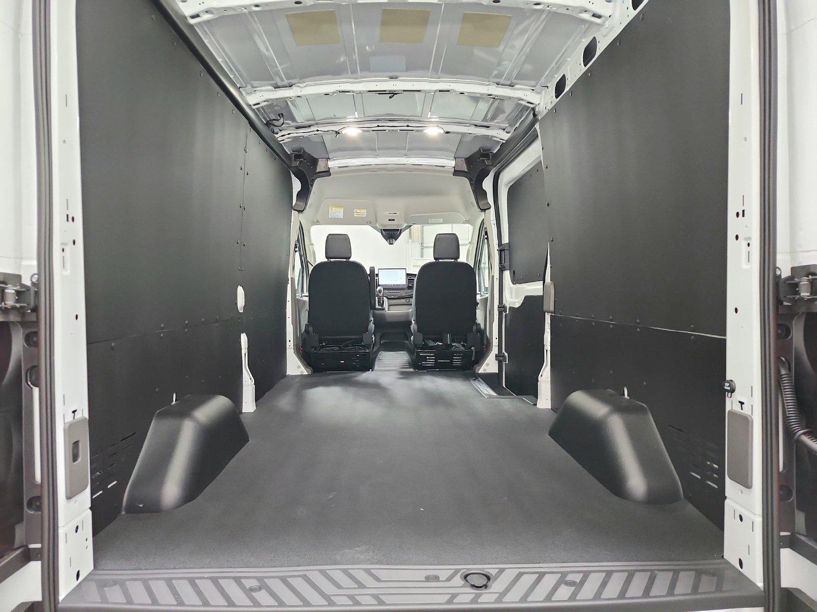 New 2027 Ford Transit 250 148 Medium Roof w/ Load Area Protection Package RWD image 41