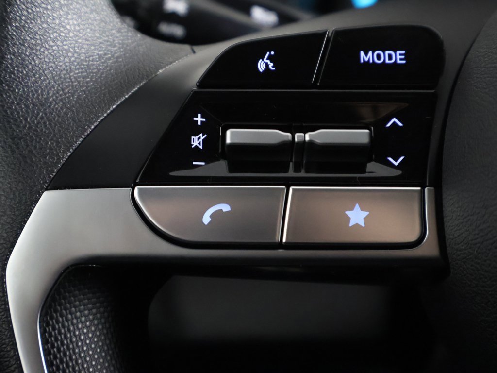 Used 2025 Hyundai Elantra Blue image 35