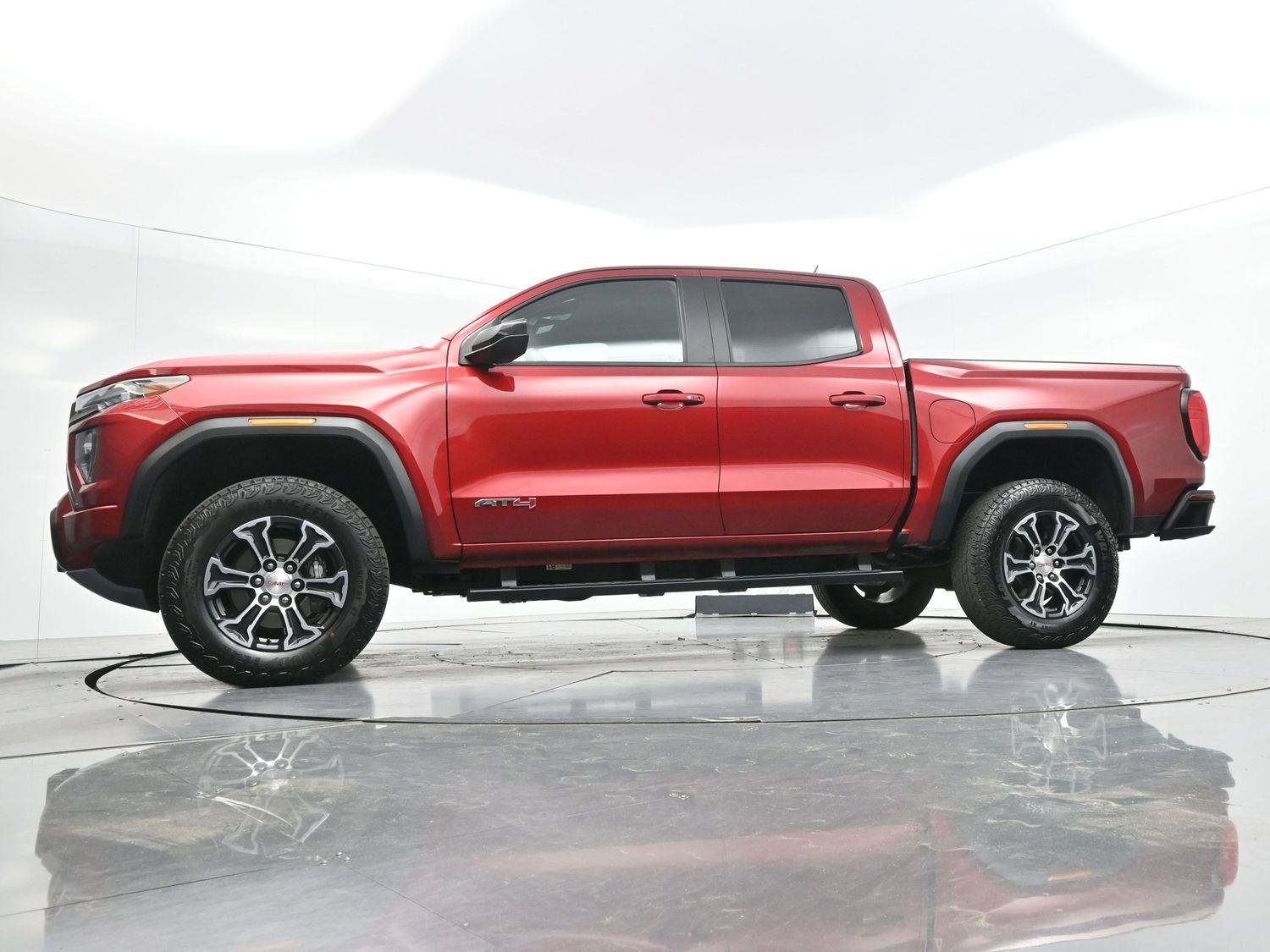 Used 2024 GMC Canyon AT4 w/ Canyon Safety Plus Package AWD/4WD image 41