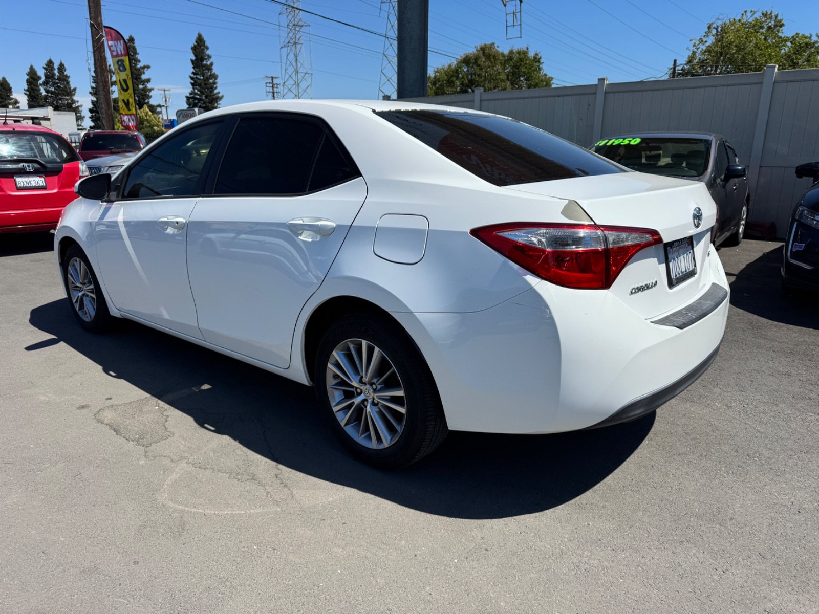 Used 2014 Toyota Corolla LE FWD image 2