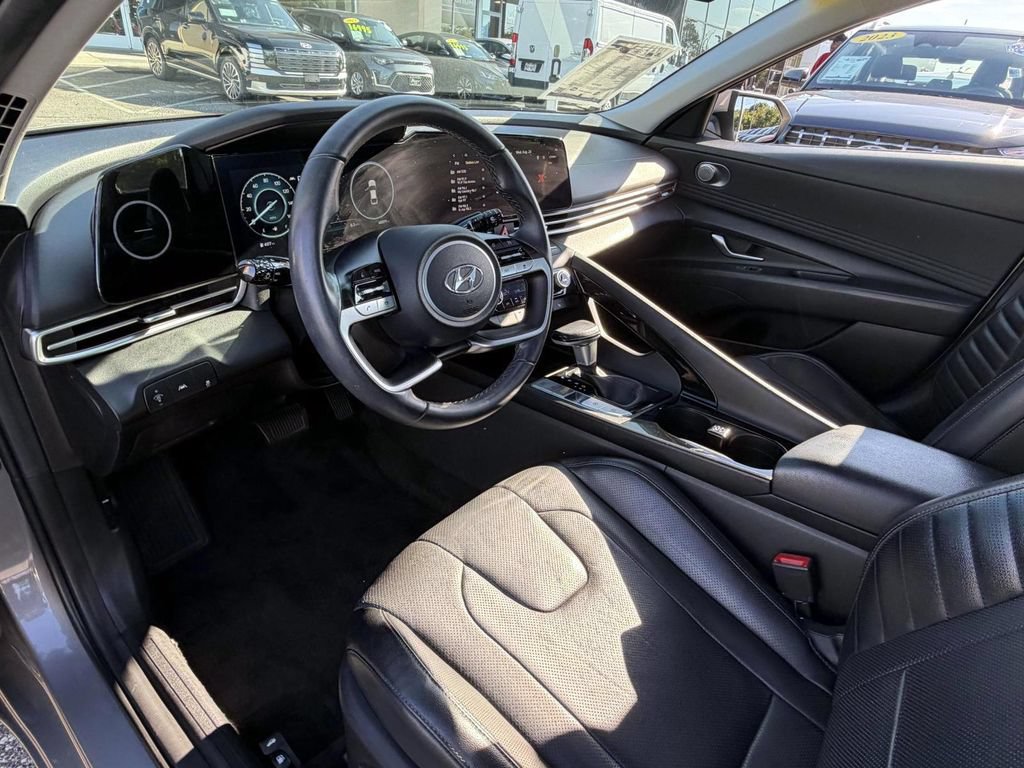 Certified 2023 Hyundai Elantra Limited FWD image 12