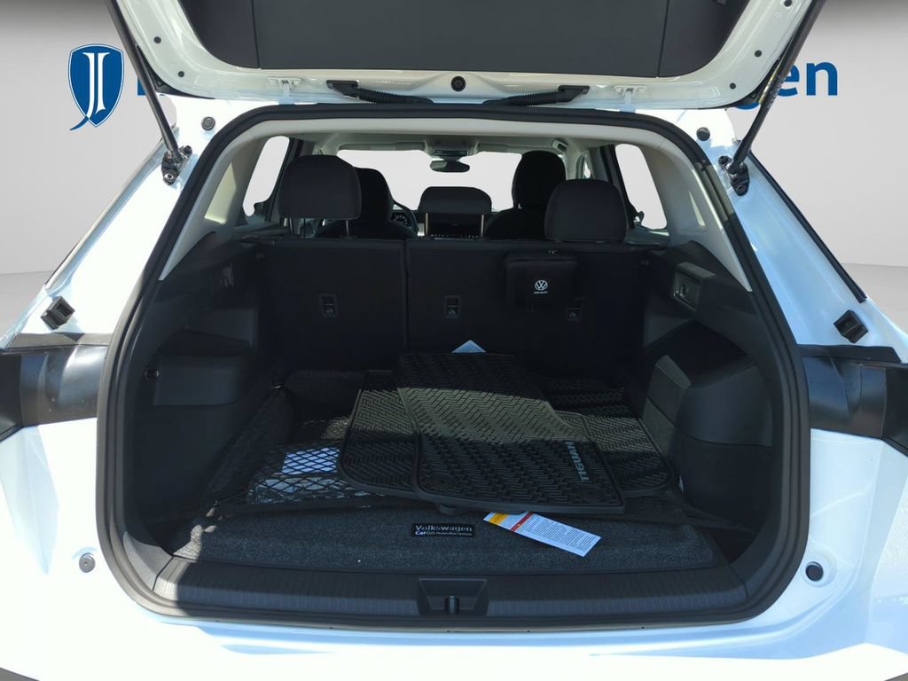 New 2026 Volkswagen Tiguan S FWD image 17