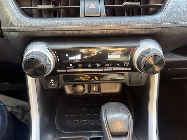 Used 2021 Toyota RAV4 LE image 14