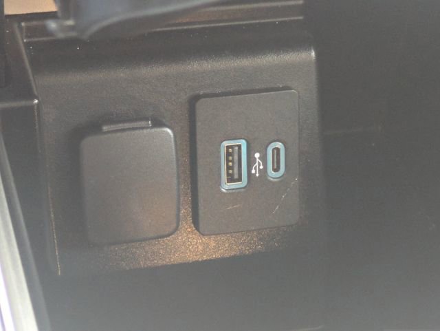 Certified 2021 Ford Explorer Limited w/ Hybrid Equipment Group 310A image 23