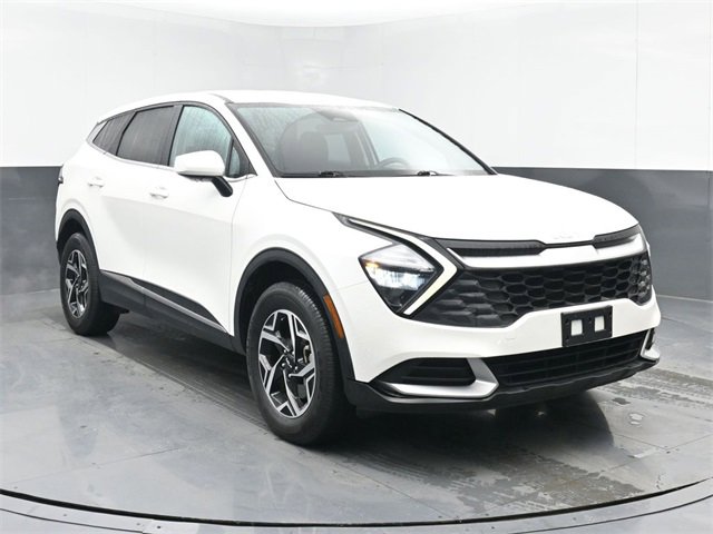 Used 2023 Kia Sportage LX image 2