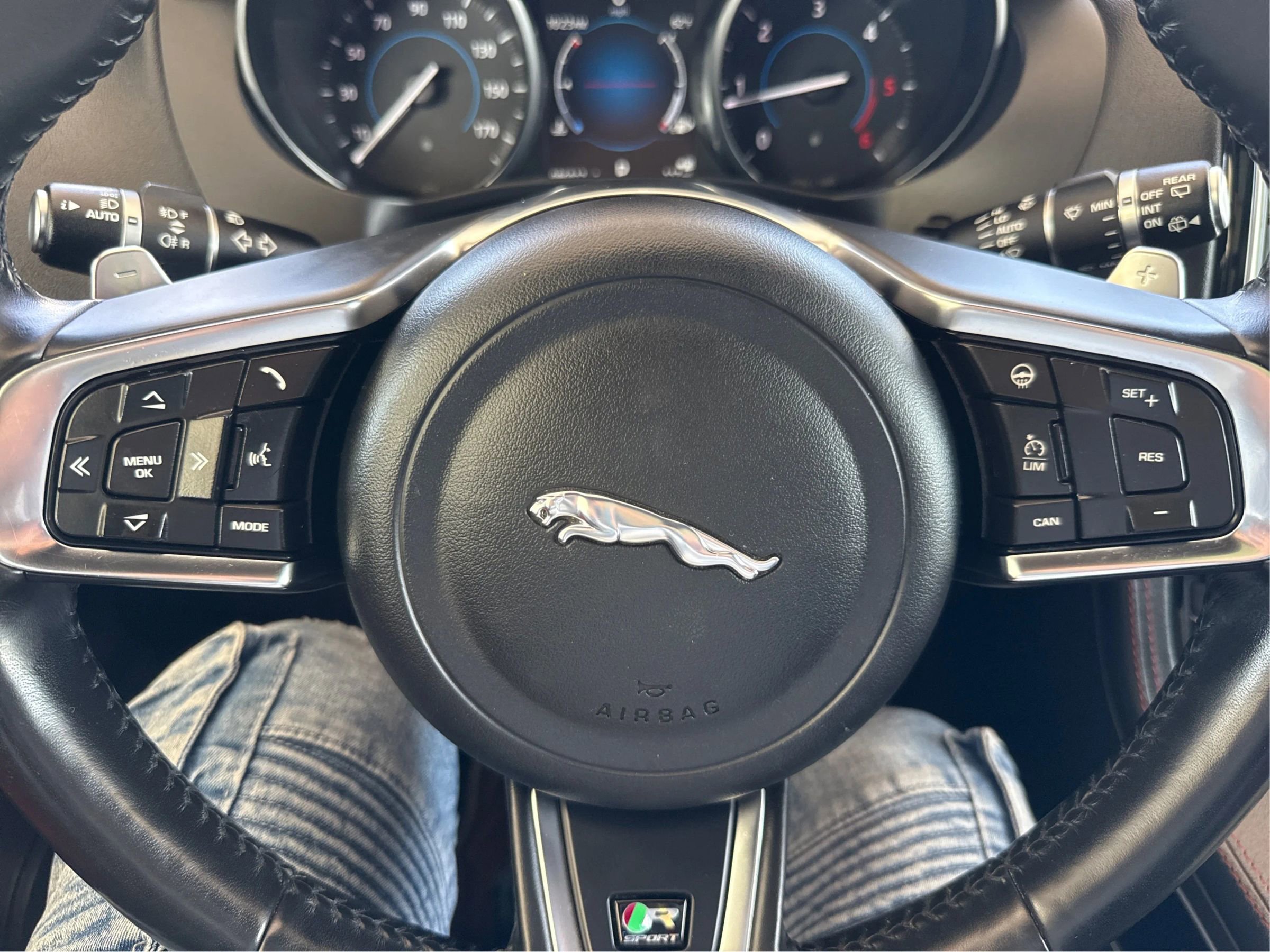 Used 2018 Jaguar F-PACE R-Sport image 17