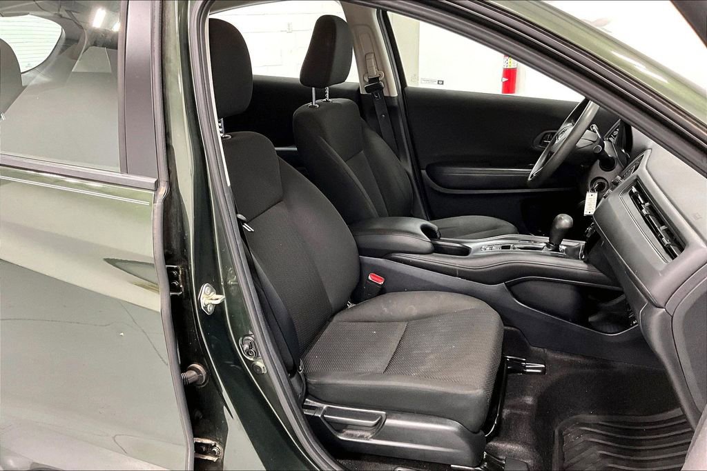Used 2017 Honda HR-V LX image 10
