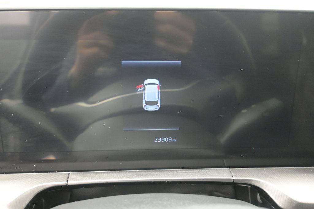 Used 2024 Kia Telluride S w/ S Sunroof Package FWD image 12