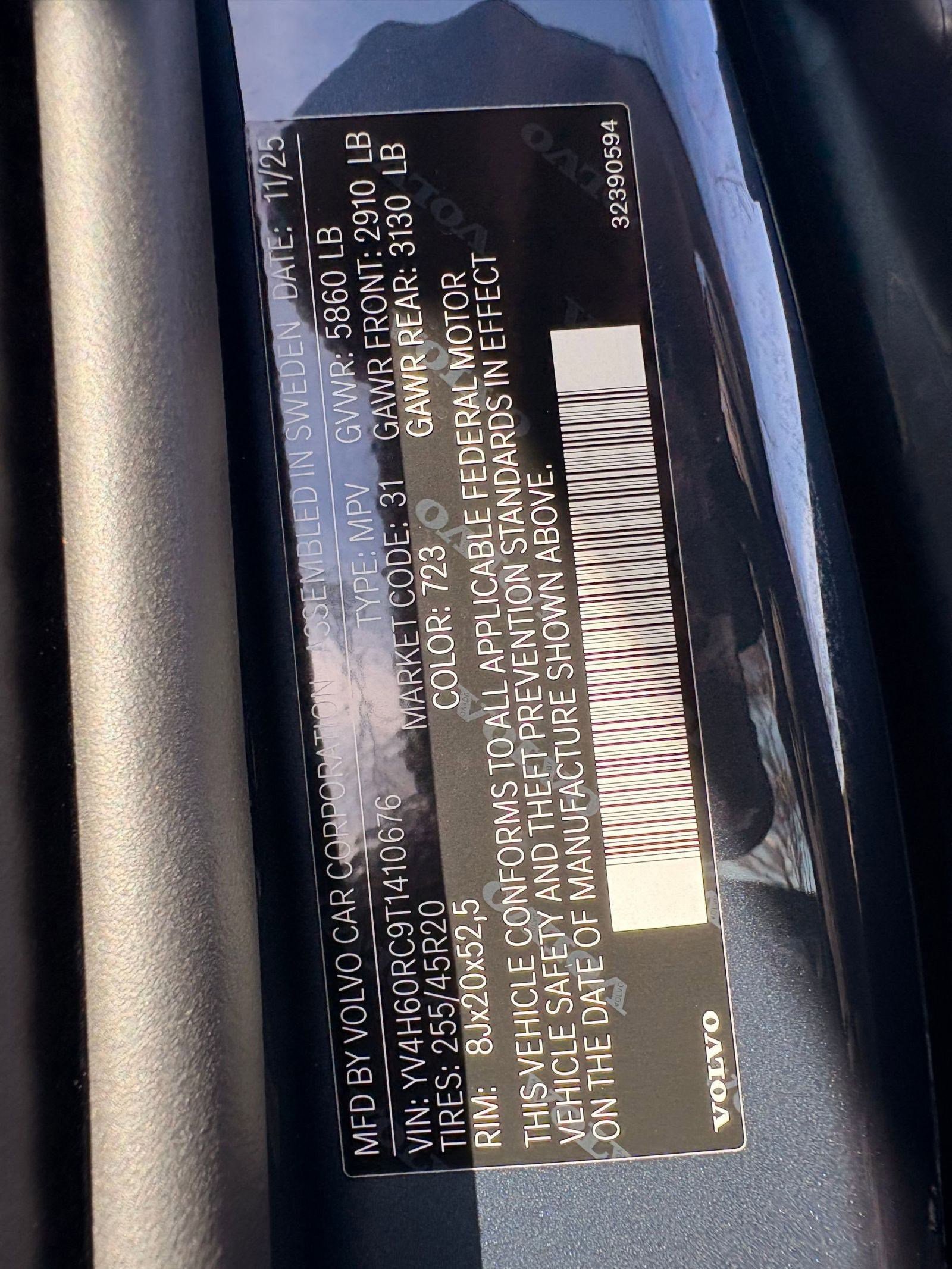 New 2026 Volvo XC60 T8 Plus w/ Climate Package image 18