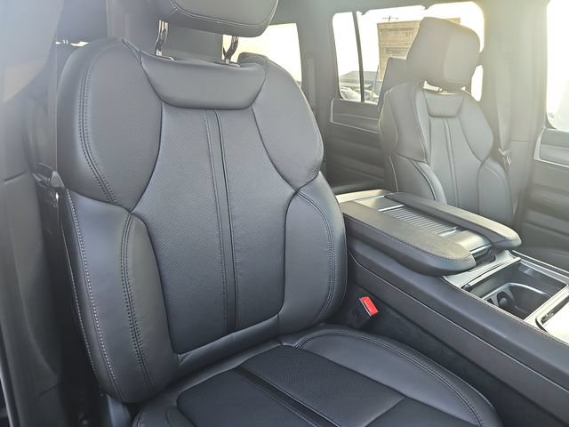 New 2026 Jeep Grand Wagoneer L Limited AWD/4WD image 31