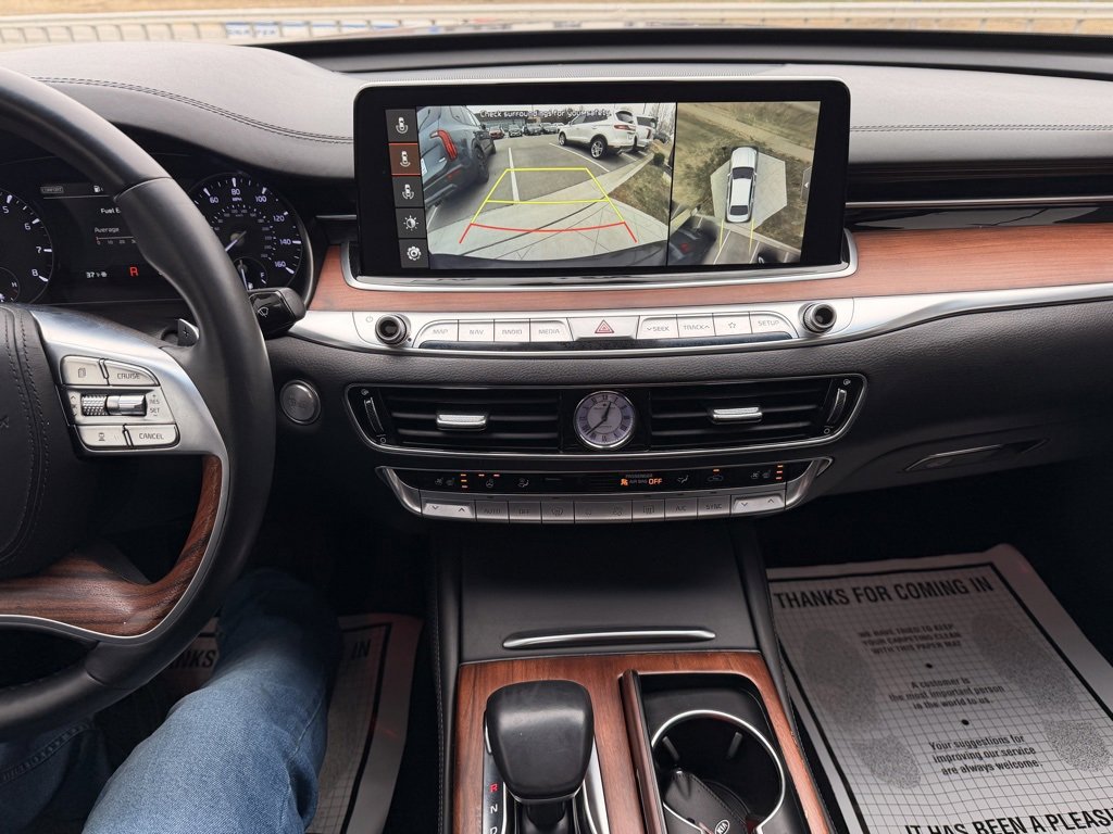 Used 2020 Kia K900 Luxury image 22