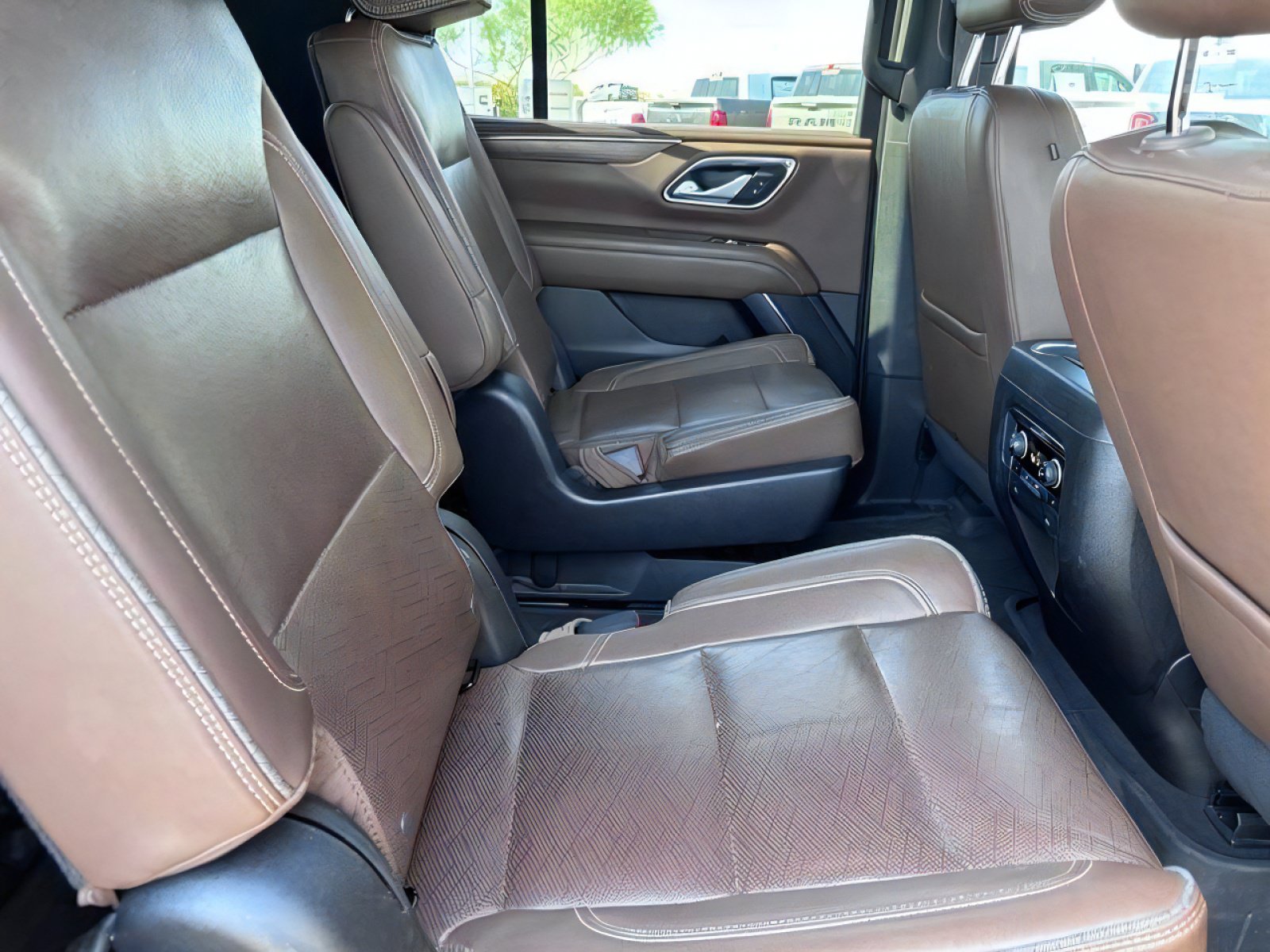 Used 2022 Chevrolet Tahoe High Country AWD/4WD image 13