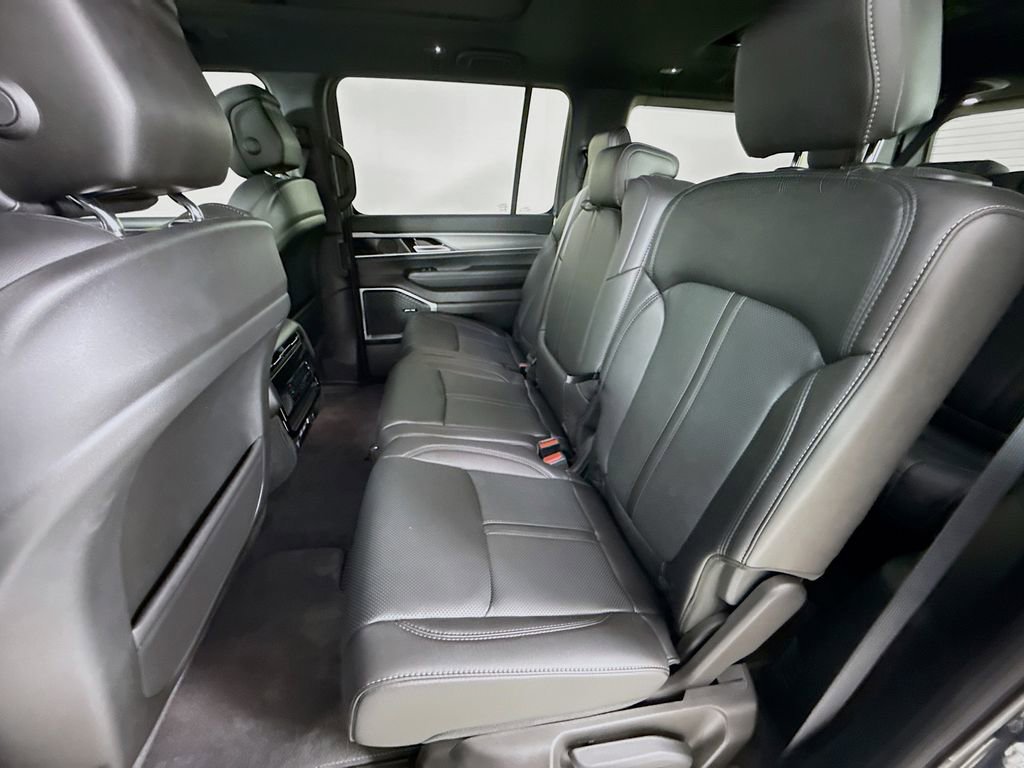 New 2025 Jeep Wagoneer 4WD image 26