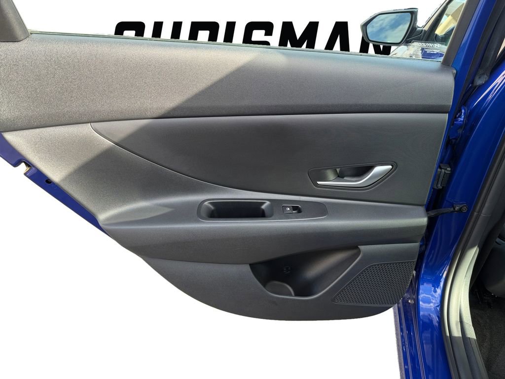 Certified 2023 Hyundai Elantra SEL w/ Preferred Accessory Package image 25
