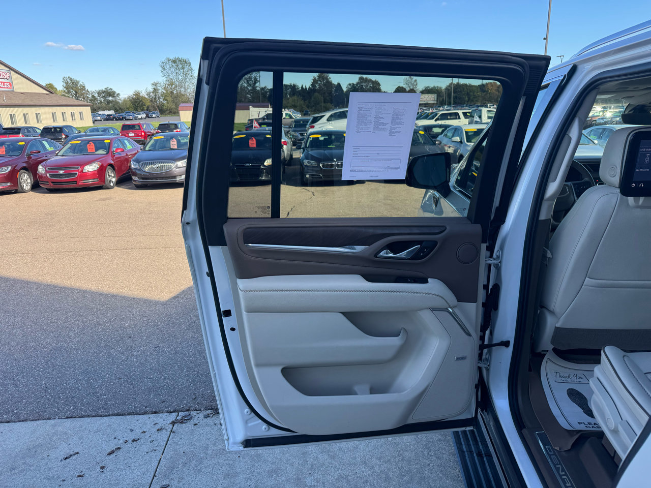 Used 2021 GMC Yukon XL Denali w/ Denali Ultimate Package image 13