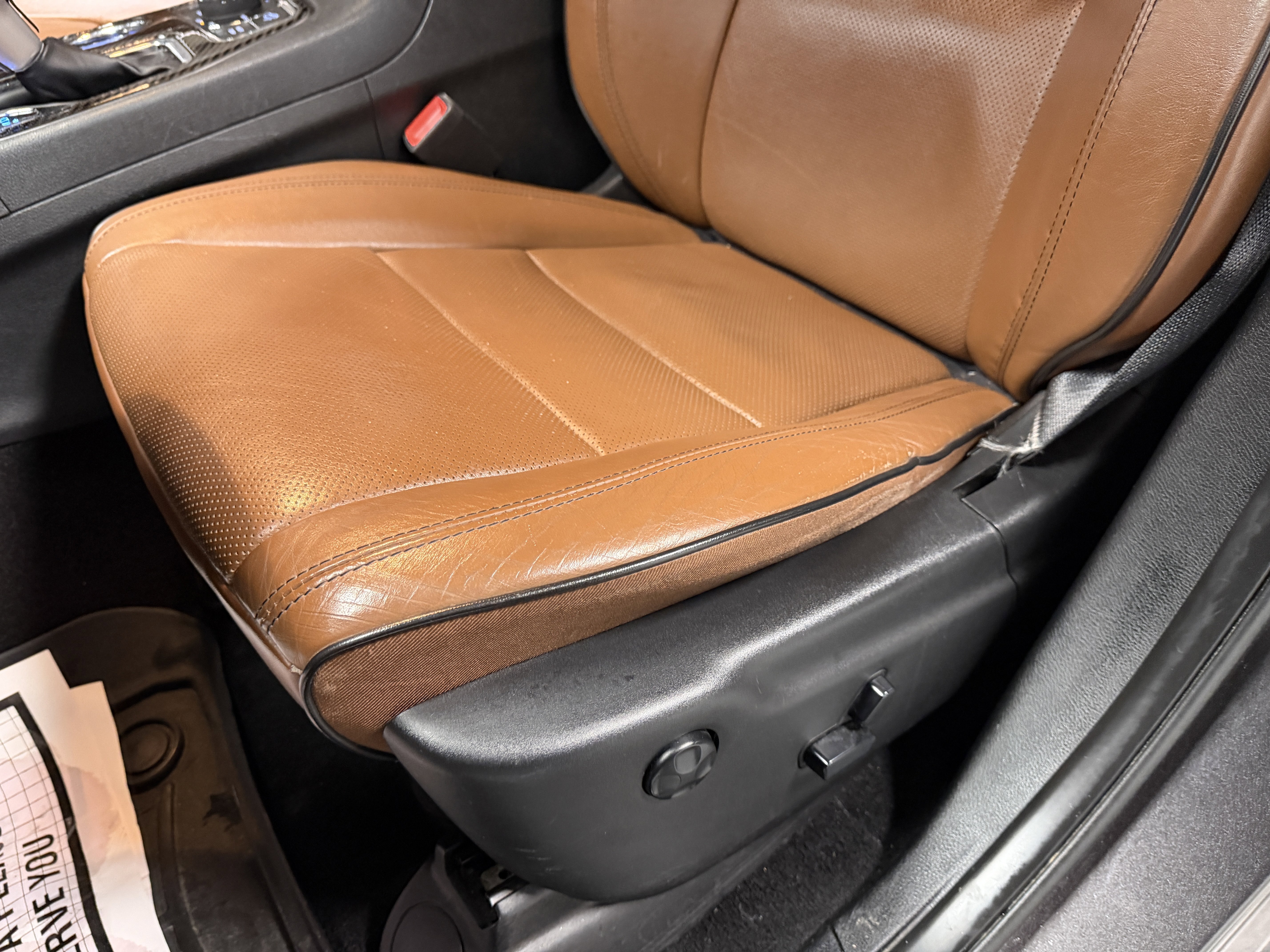 Used 2020 Jeep Grand Cherokee Overland image 25