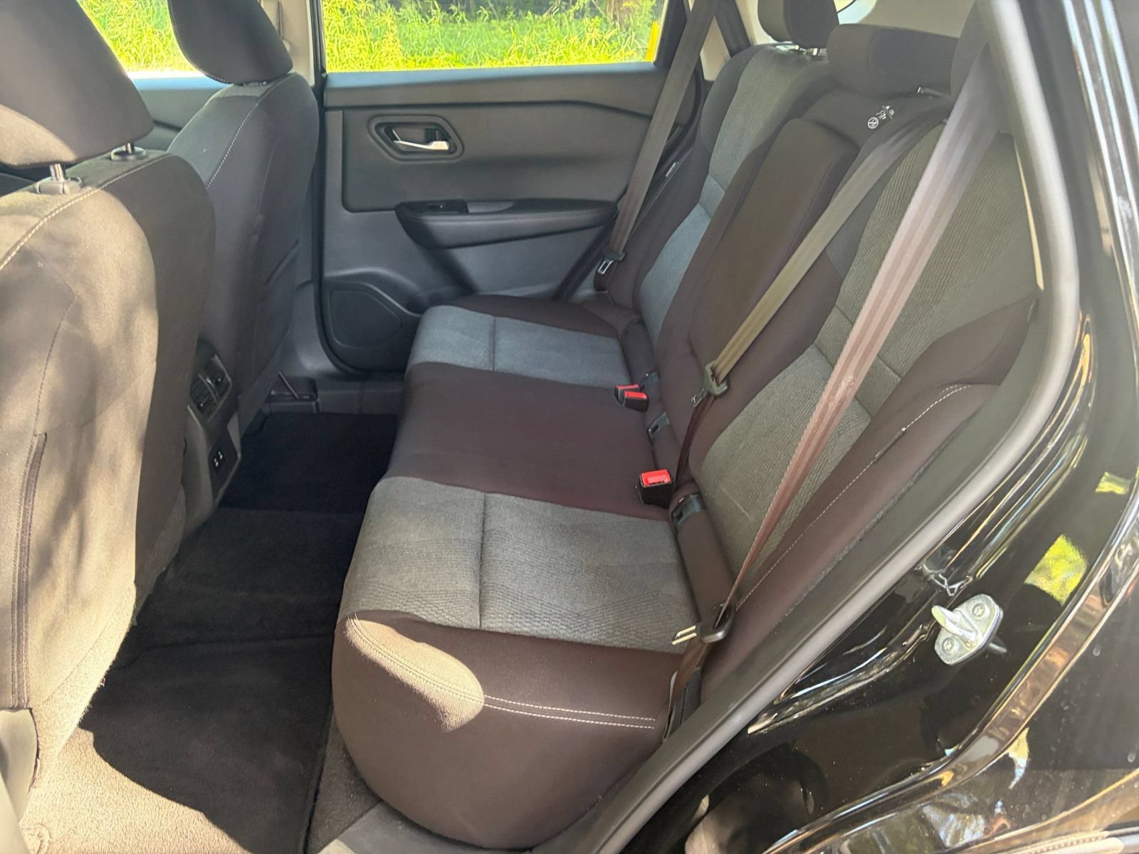 Used 2025 Nissan Rogue SV AWD/4WD image 38