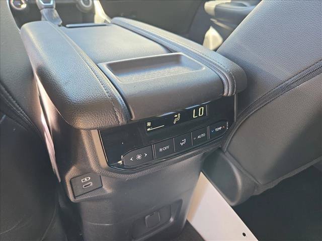Used 2025 Toyota Grand Highlander AWD image 14