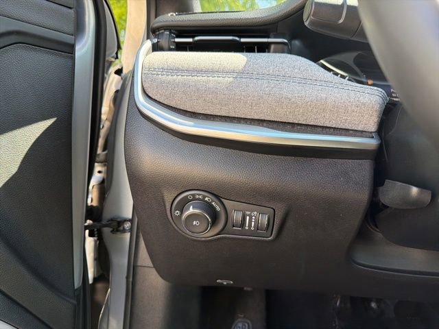 Used 2024 Jeep Compass Latitude image 15