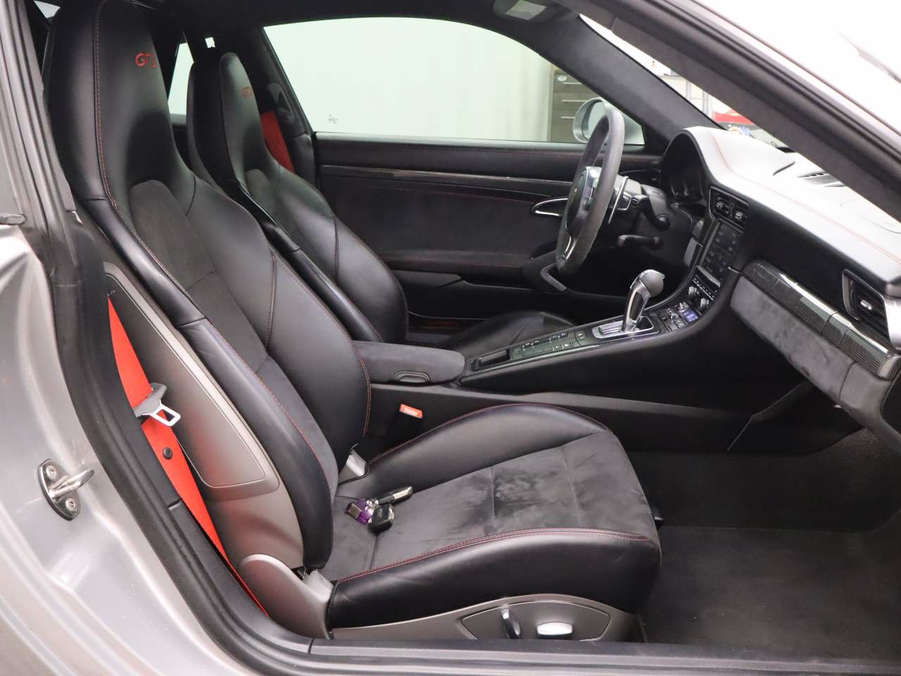 Used 2015 Porsche 911 GT3 RWD image 17