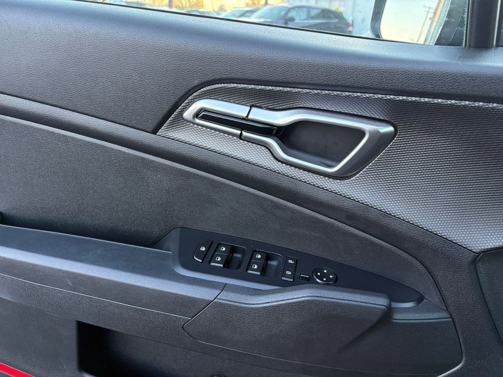 Used 2025 Kia Sportage LX image 18