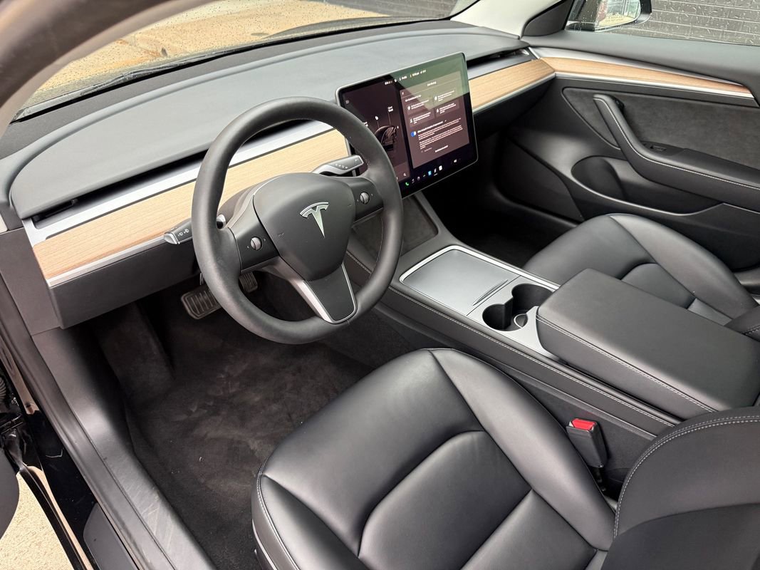Used 2023 Tesla Model 3 Standard Range RWD image 2