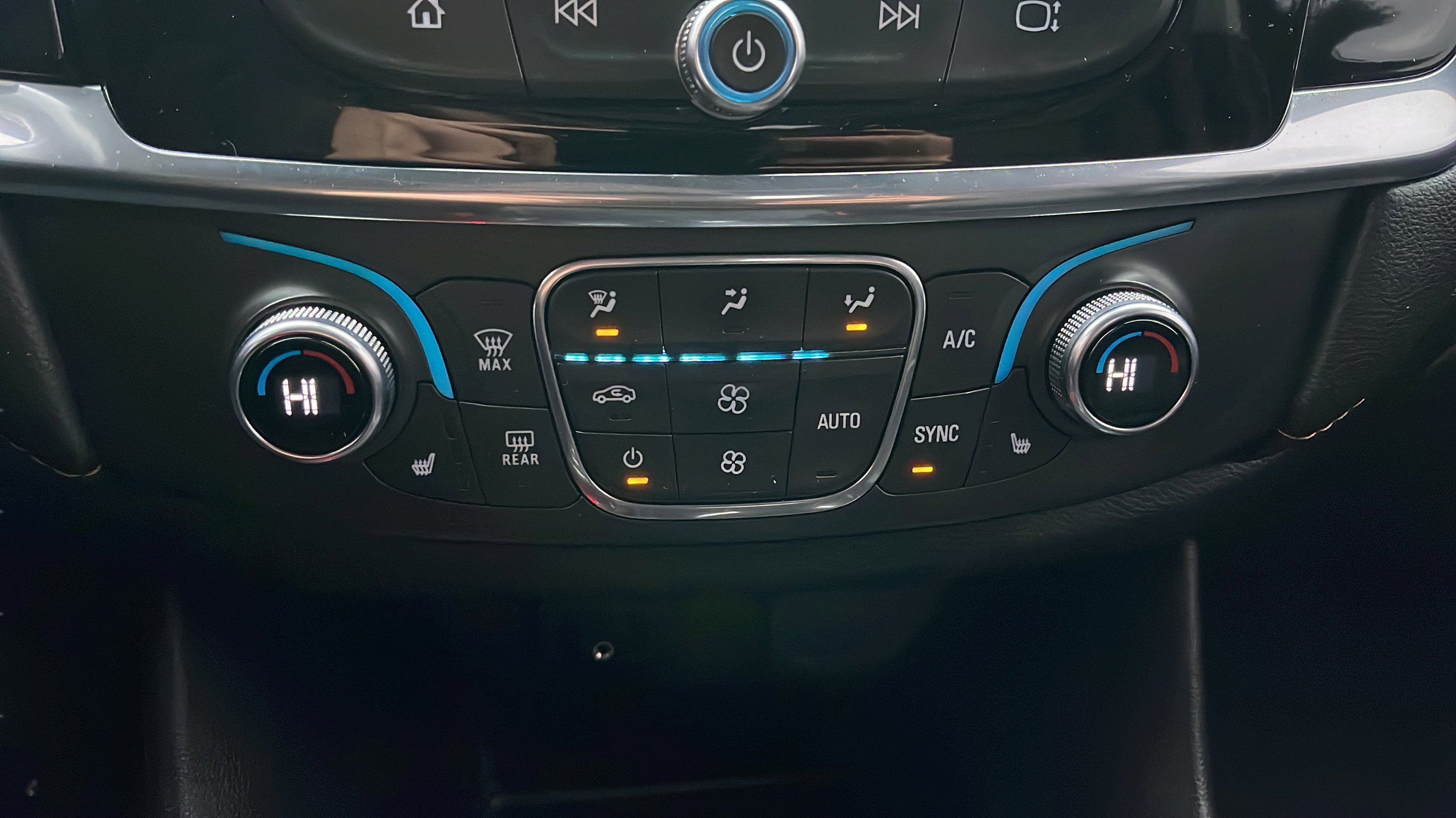 Used 2019 Chevrolet Traverse RS image 35