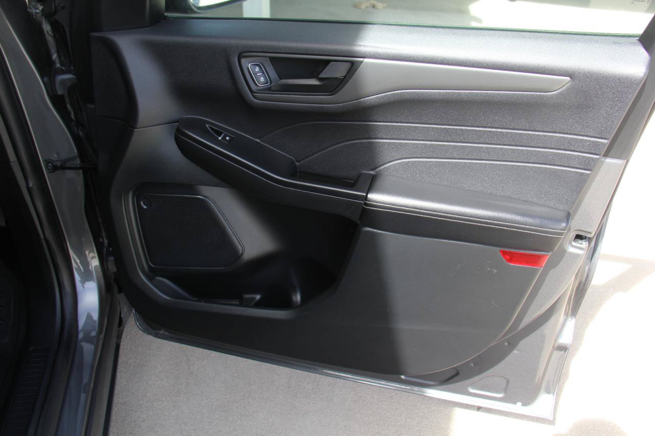 Used 2025 Ford Escape Active AWD/4WD image 26