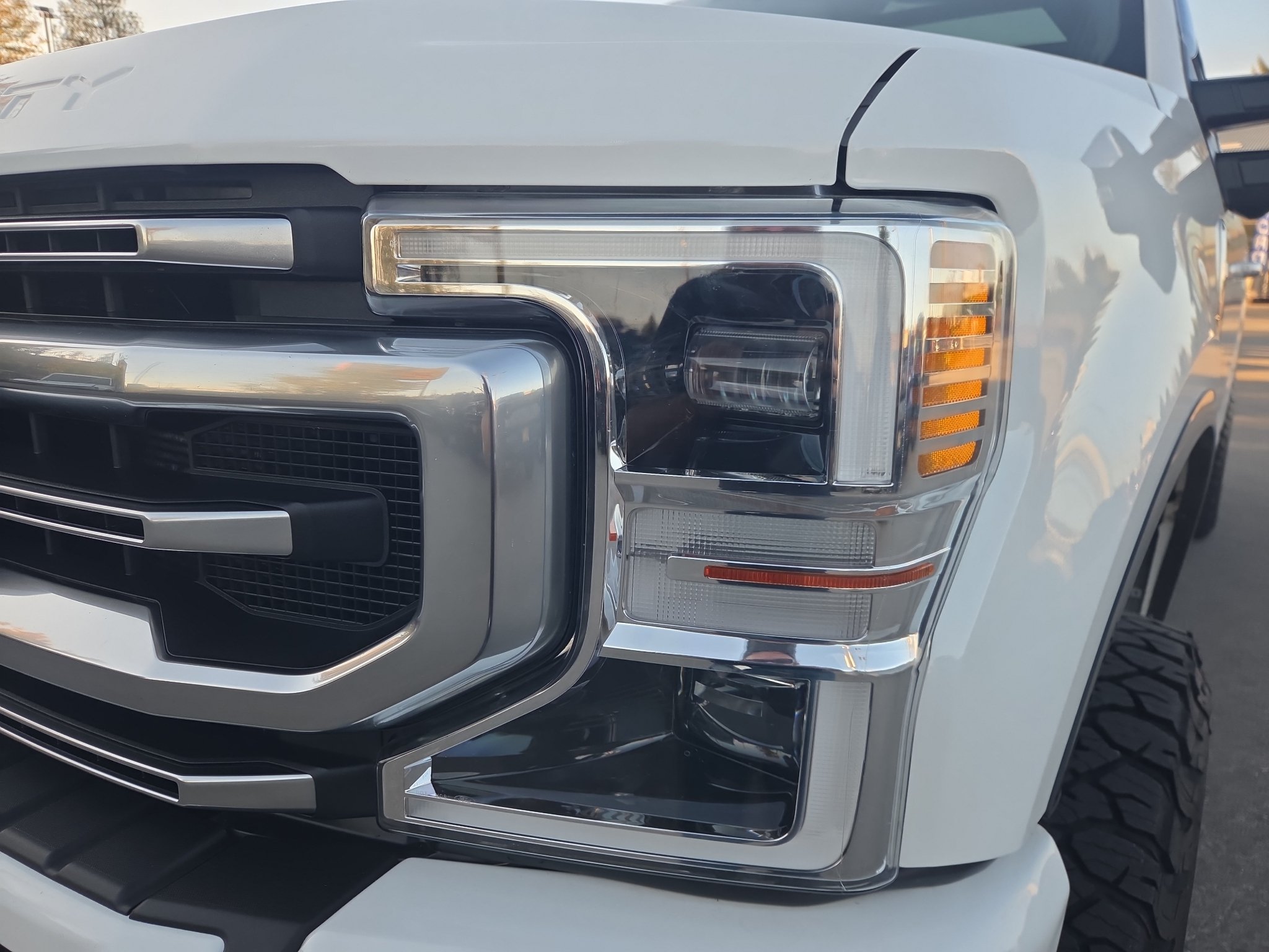 Used 2020 Ford F350 Platinum AWD/4WD image 3