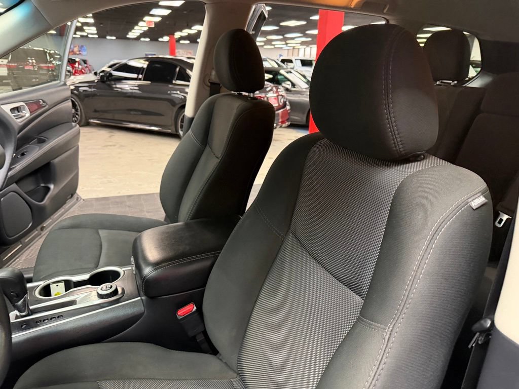 Used 2020 Nissan Pathfinder S AWD/4WD image 33
