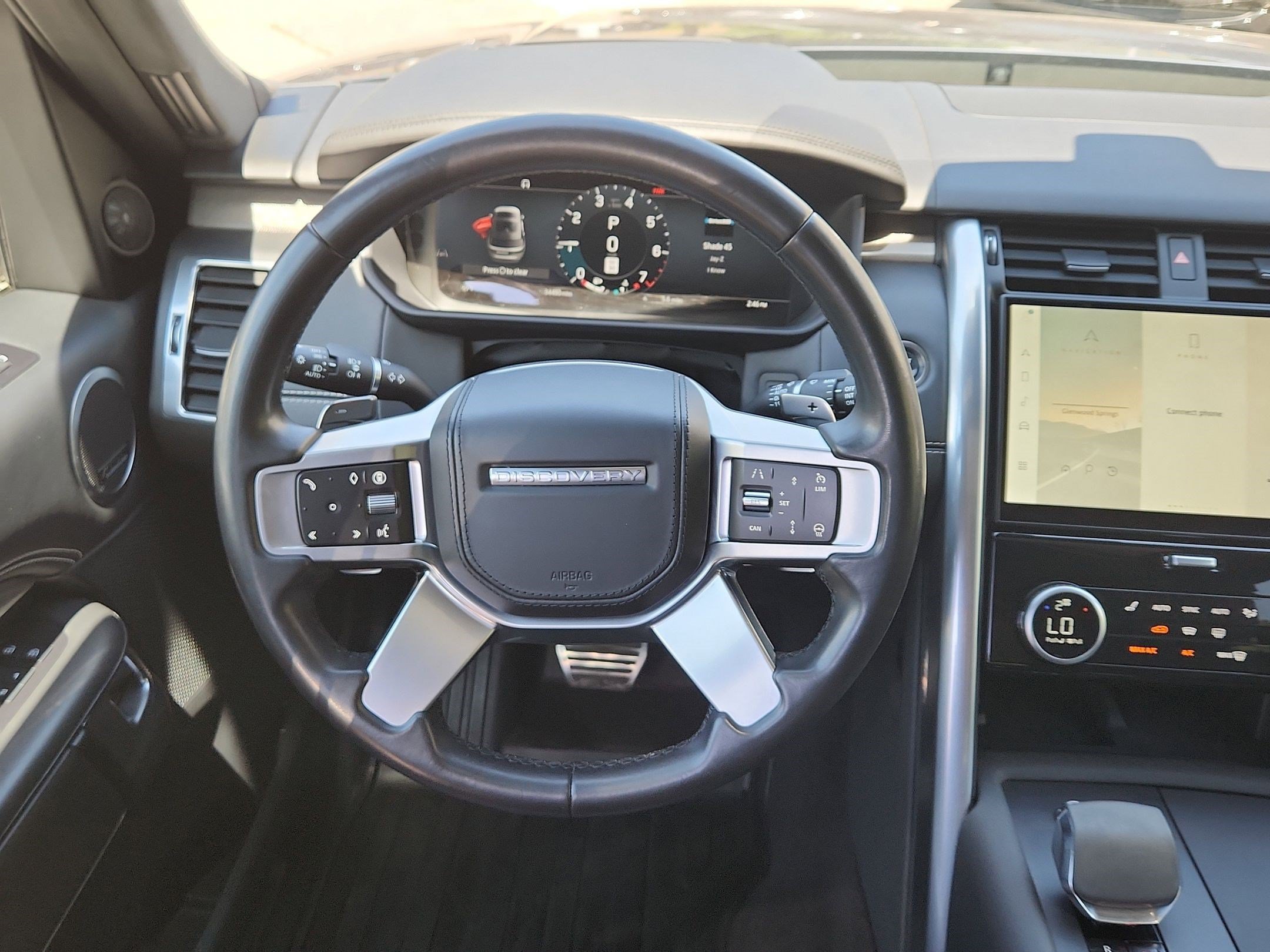Used 2024 Land Rover Discovery Metropolitan Edition AWD/4WD image 14