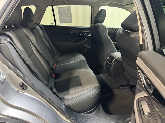 Used 2025 Subaru Outback Onyx Edition AWD/4WD image 39