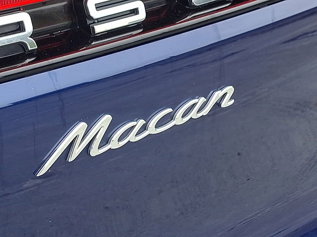 Certified 2025 Porsche Macan image 33