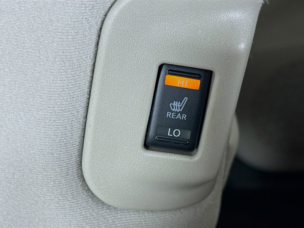 Used 2015 Nissan Leaf SV FWD image 25