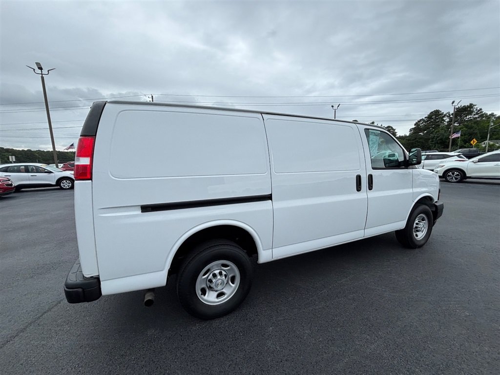 Used 2022 Chevrolet Express 2500 w/ Driver Convenience Package RWD image 7