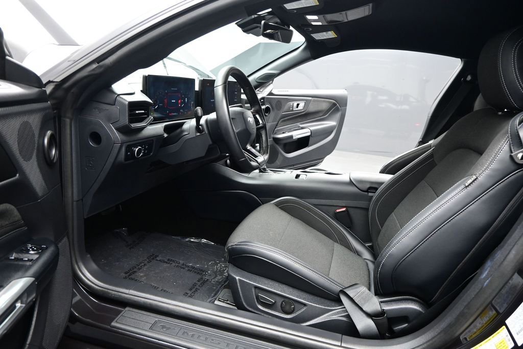 Used 2024 Ford Mustang Coupe RWD image 8