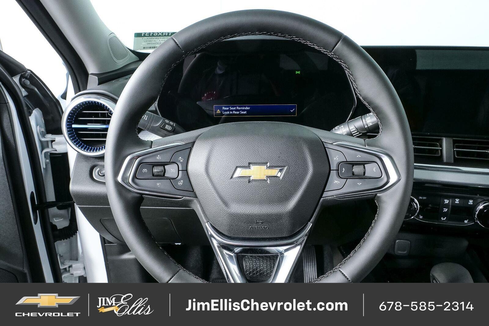 New 2026 Chevrolet Trax LT w/ Sunroof Package FWD image 9